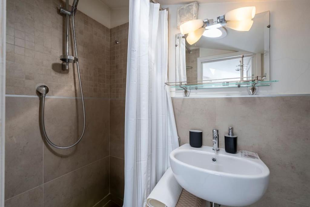 Ospedale Careggi - Moderno Apartamento Florencia